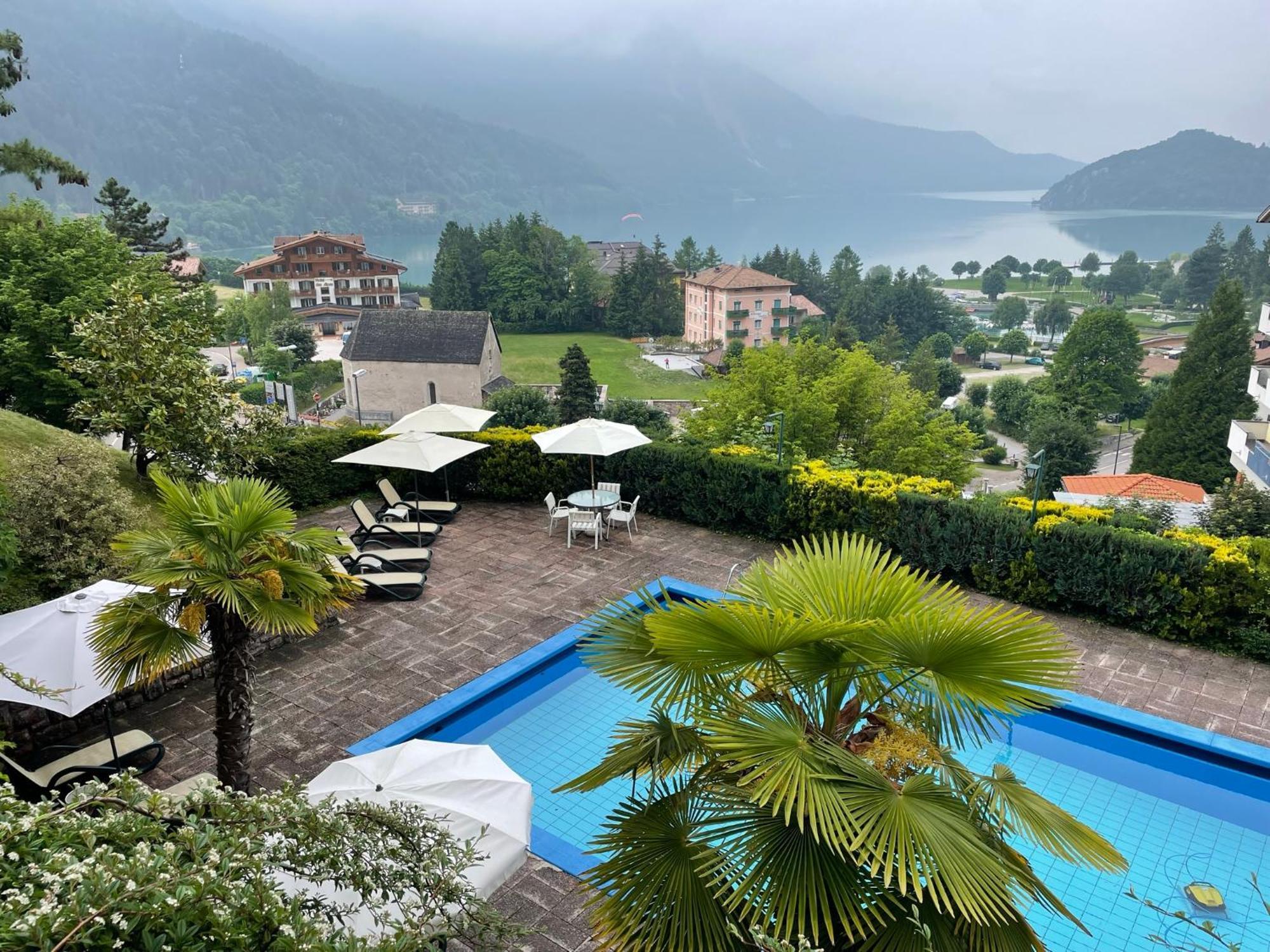 Hotel Miralago Molveno Exterior foto