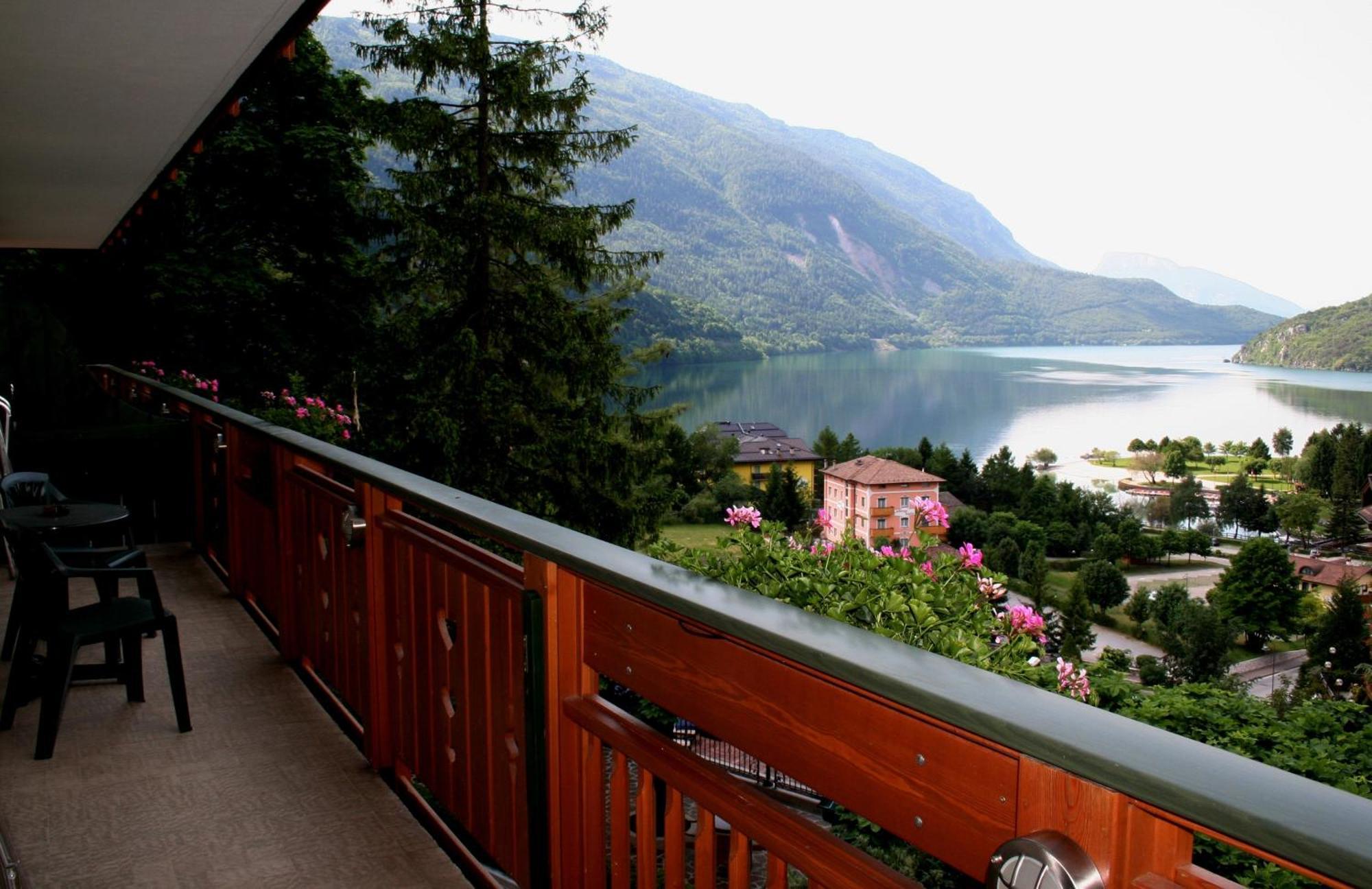 Hotel Miralago Molveno Exterior foto