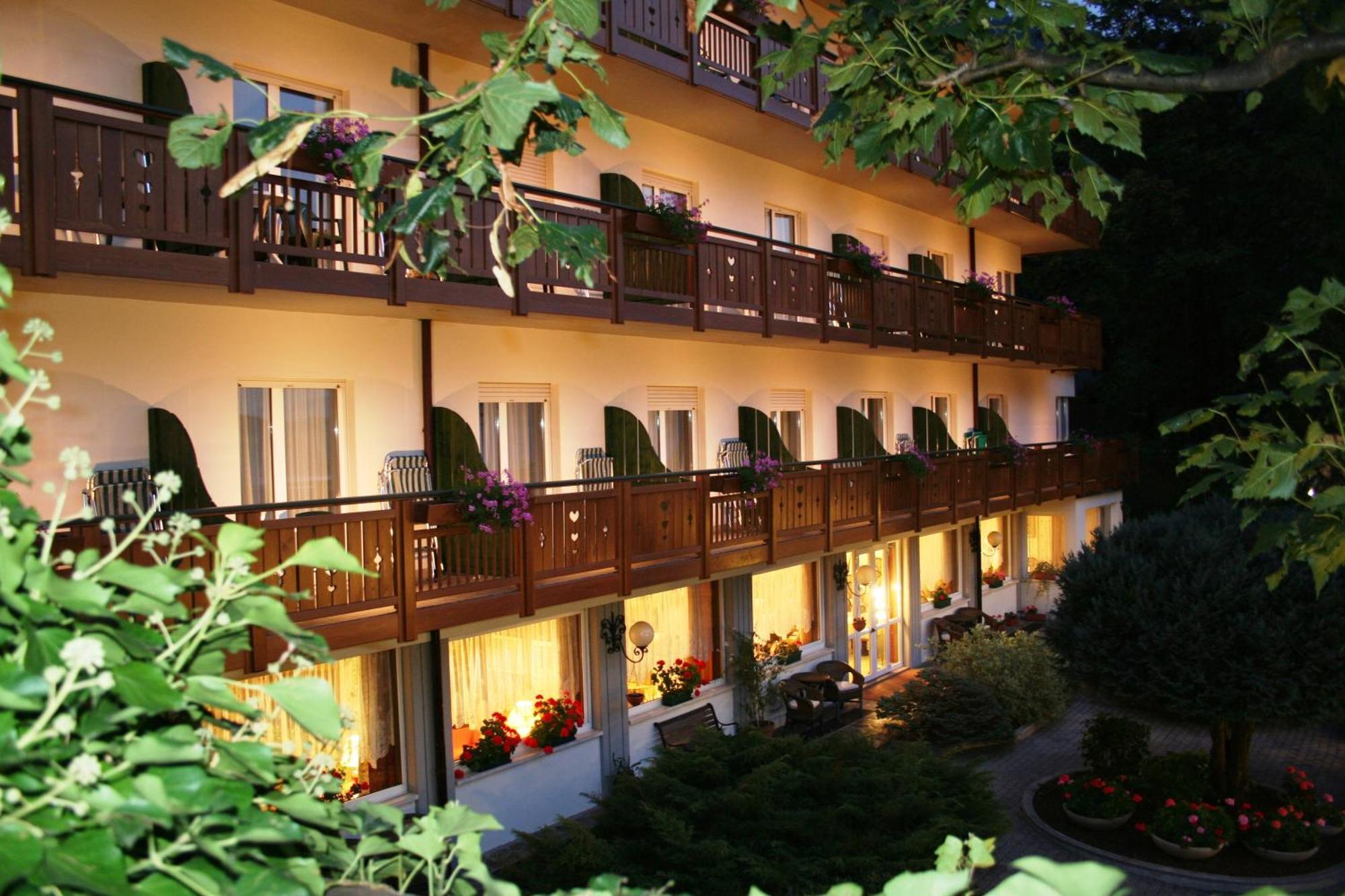 Hotel Miralago Molveno Exterior foto