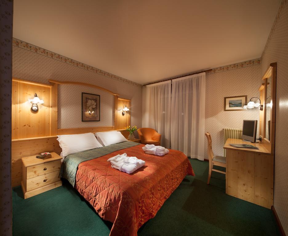Hotel Miralago Molveno Exterior foto