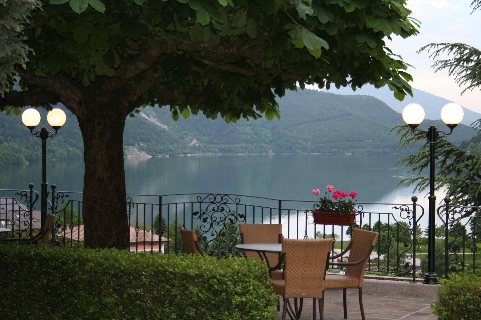 Hotel Miralago Molveno Exterior foto