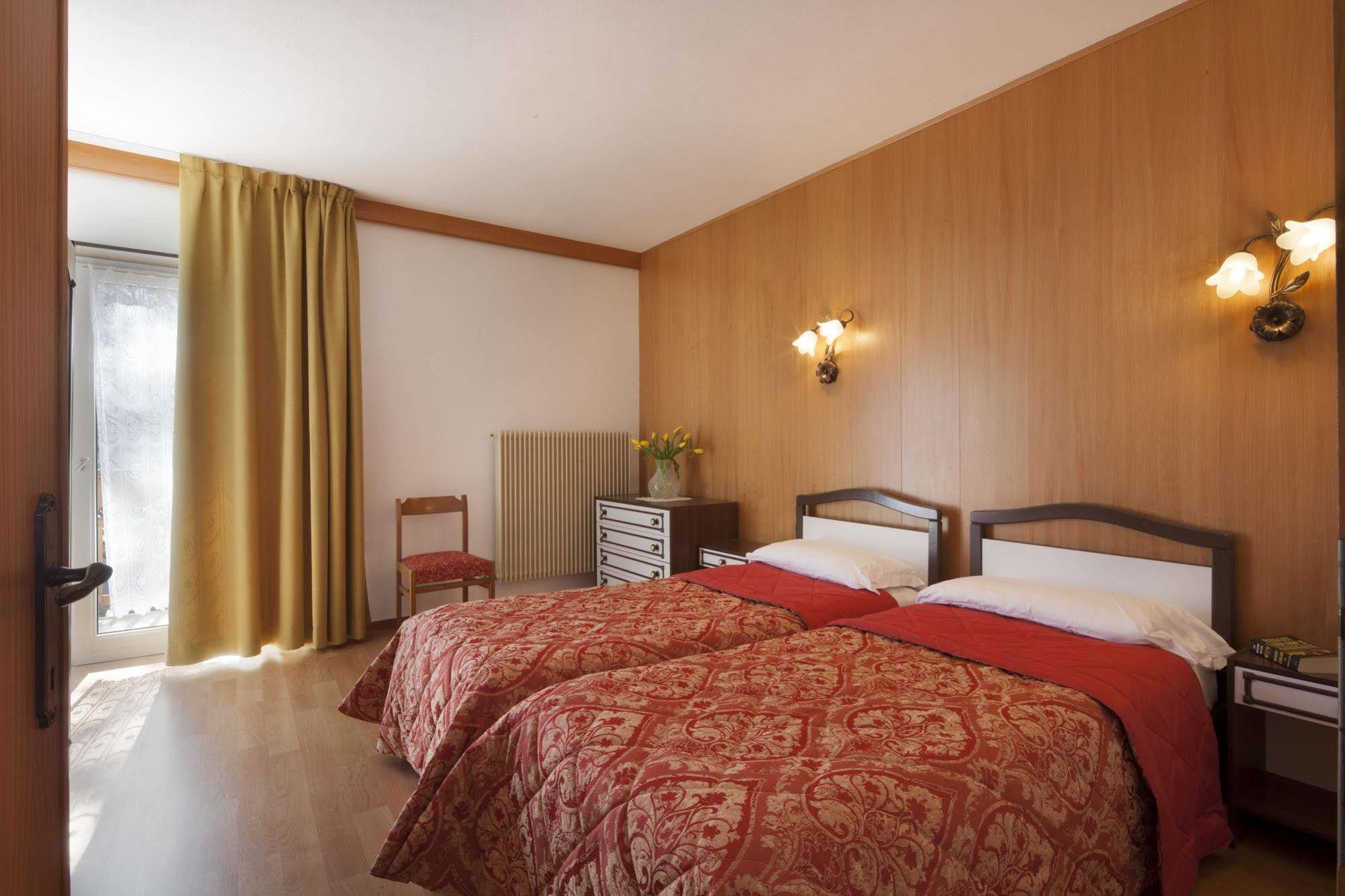 Hotel Miralago Molveno Exterior foto